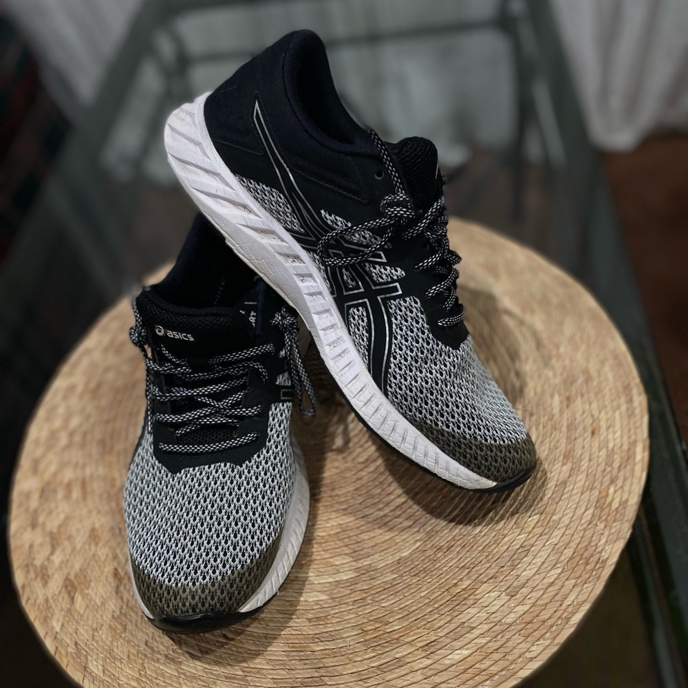 ASICS Women's Gel Excite Running Shoe Size 9 AmpliFoam Athletic Comfort